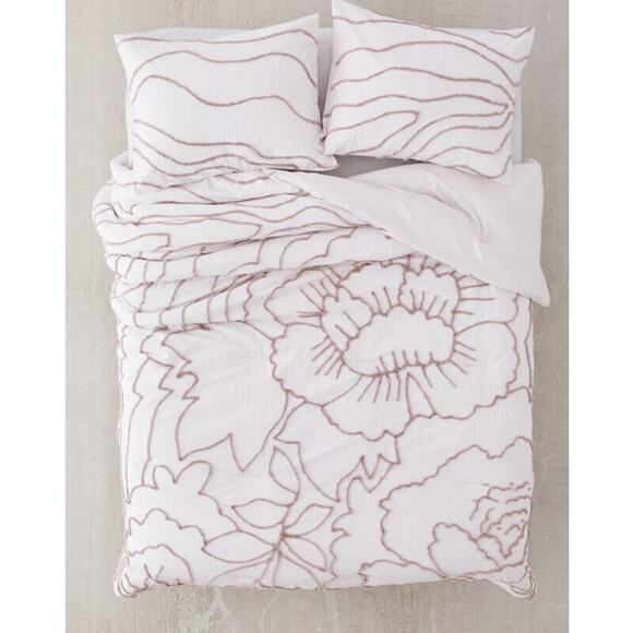 Urban Outfitters Margot Tufted Floral Comforter Lilac Full/Queen - Picture 1 of 5